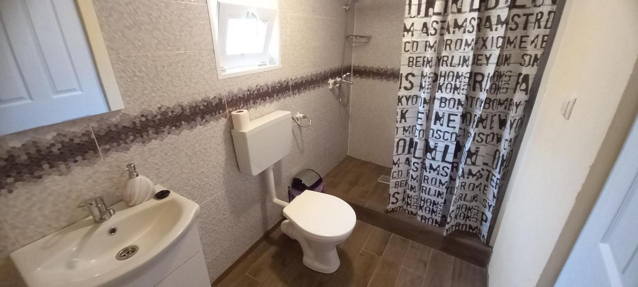 Casa Claudiu Villa Ieşelniţa Exteriör bild